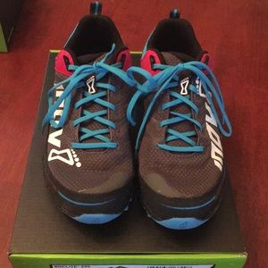 Inov8 Roclite 295 running shoes